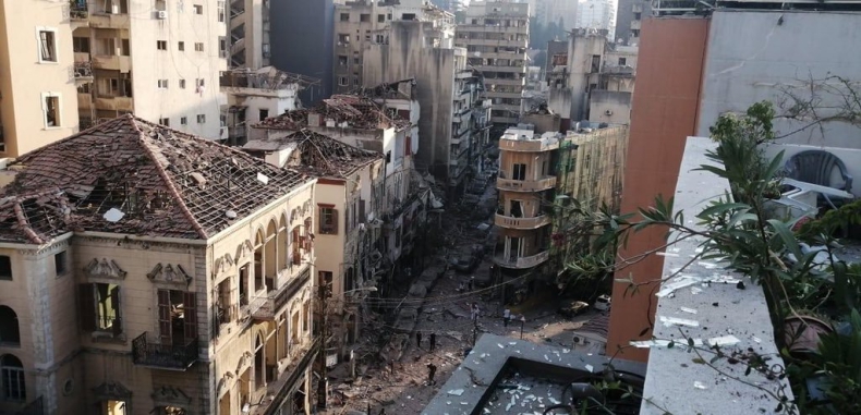 300 tys. ludzi bez dachu nad głową po wybuchu w obszarze portu w Bejrucie - GospodarkaMorska.pl