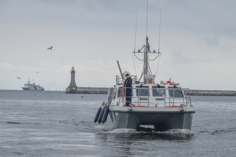 Motorówki Hydrograficzne na Zatoce Puckiej  - GospodarkaMorska.pl