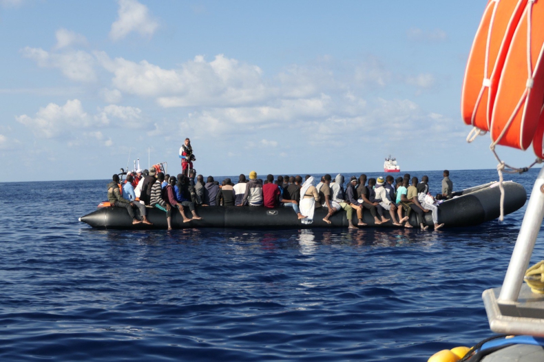 Utonęło co najmniej 50 afrykańskich migrantów płynących na Wyspy Kanaryjskie - GospodarkaMorska.pl