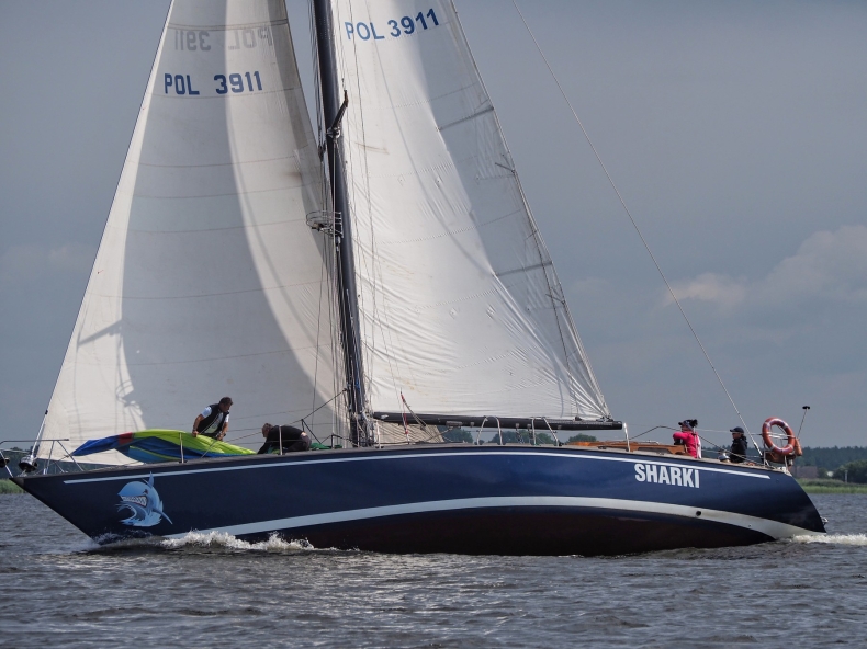 Chwila nieuwagi i prędkość powodem zatonięcia polskiego jachtu w Niemczech - GospodarkaMorska.pl