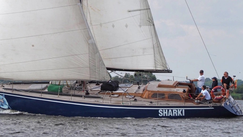 Właściciel szczecińskiego jachtu, który zatonął w Niemczech, musi wydobyć wrak - GospodarkaMorska.pl