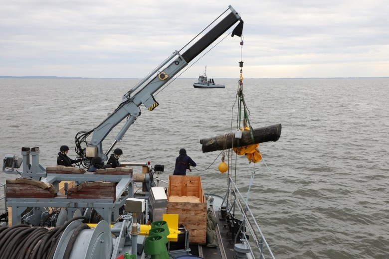 W czwartek kolejne usuwanie niewybuchów z toru wodnego w Szczecinie - GospodarkaMorska.pl