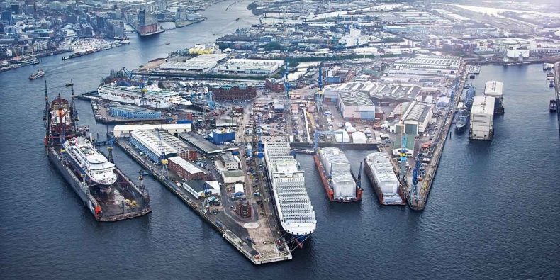 Stocznia Blohm + Voss wróciła częściowo do pracy - GospodarkaMorska.pl