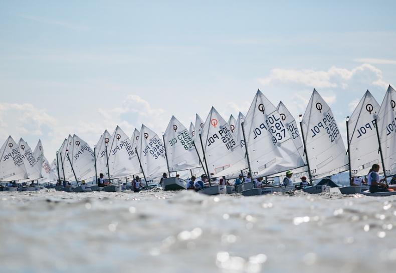 Maciej Streubel prowadzi po pierwszych wyścigach Pucharu Trenerów VGSD 2020 - GospodarkaMorska.pl