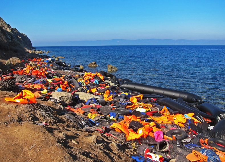 ONZ: co najmniej 45 migrantów zginęło u wybrzeży Libii - GospodarkaMorska.pl
