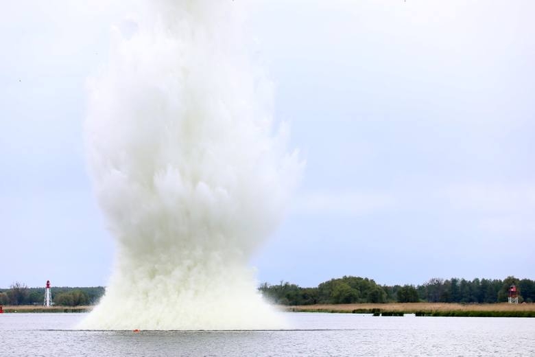 Jutro usuwanie niewybuchu z Kanału Piastowskiego - GospodarkaMorska.pl