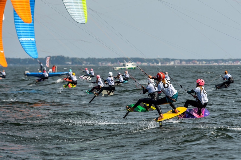 ME w kitesurfingu – triumf Damasiewicz, Woyciechowska trzecia w Pucku - GospodarkaMorska.pl