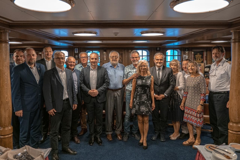 Spotkanie UMG na Darze Młodzieży  - GospodarkaMorska.pl