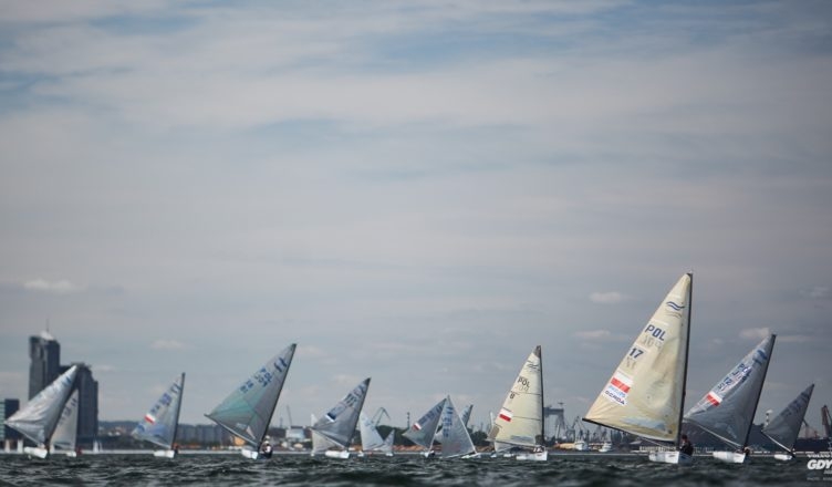 42 żeglarzy z 23 krajów ścigać się będzie w Gdyni - GospodarkaMorska.pl