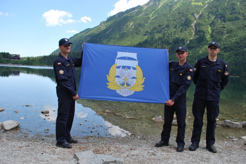 Marynarska akcja AMW w górach  - GospodarkaMorska.pl