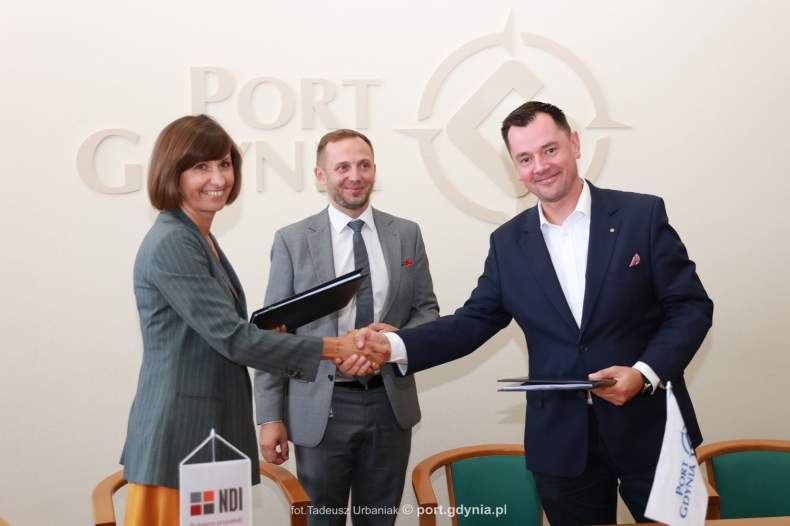 Port Gdynia powiększa zaplecze logistyczne [wideo] - GospodarkaMorska.pl
