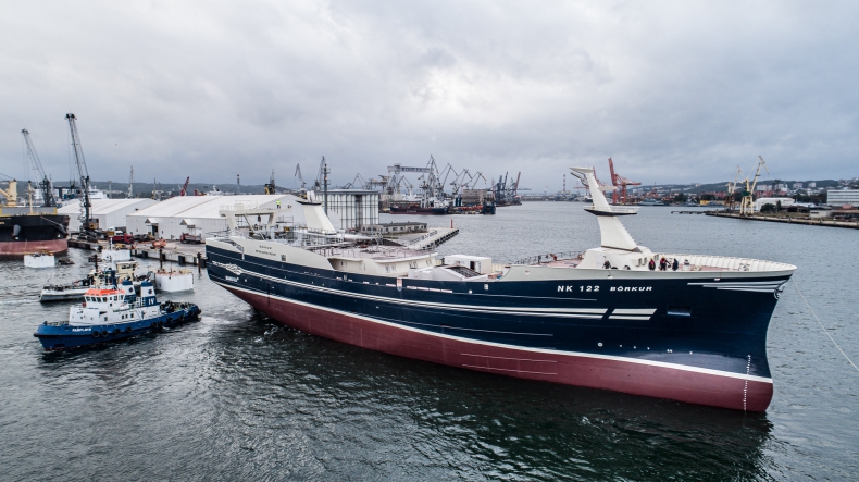 W stoczni Karstensen Shipyard Poland w Gdyni zwodowano statek rybacki dla Islandczyków [foto, wideo] - GospodarkaMorska.pl