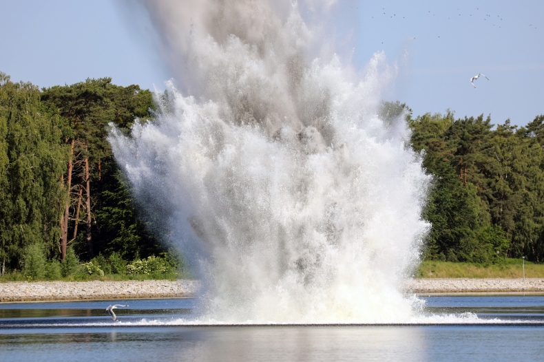 Trwa operacja neutralizacji miny z II wojny światowej - GospodarkaMorska.pl