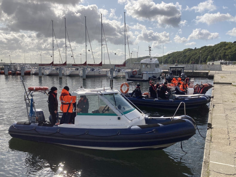 Praktyka motorowodna podchorążych AMW - GospodarkaMorska.pl