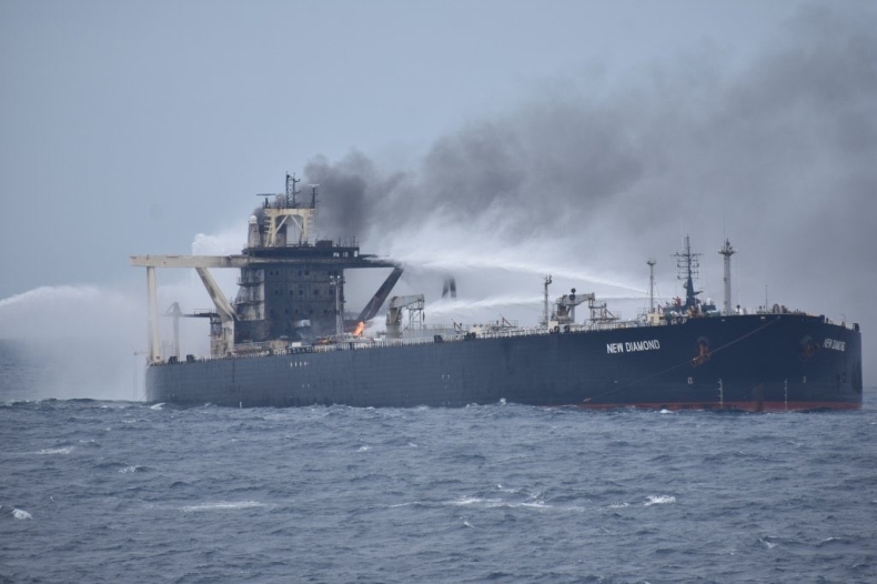 Nadal trwa akcja ratunkowa na New Diamond - GospodarkaMorska.pl