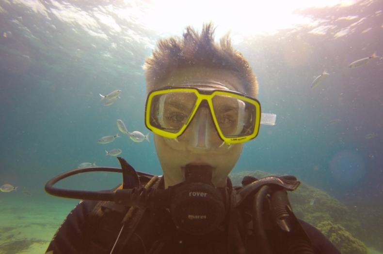 17-letni syn polskich imigrantów chroni ekosystem morski i pomaga dzieciom w Afryce - GospodarkaMorska.pl