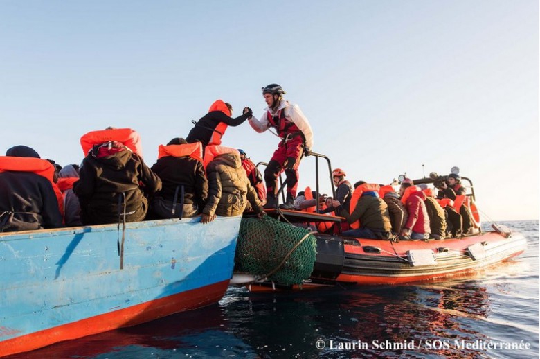 Rekord fali migracyjnej na Lampedusie: 26 łodzi w ciągu doby  - GospodarkaMorska.pl