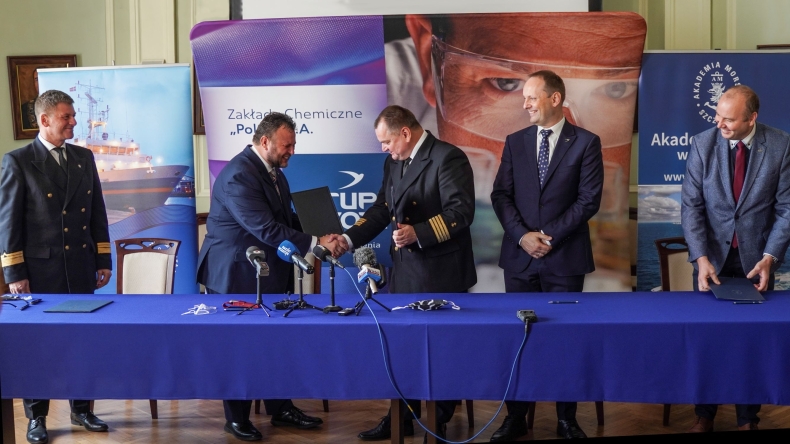 Nauka i praktyka – wspólny kierunek Grupy Azoty Police i Akademii Morskiej w Szczecinie - GospodarkaMorska.pl