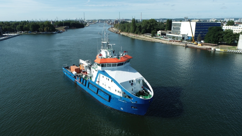 Chrzest i podniesienie bandery na statku ZODIAK II - GospodarkaMorska.pl