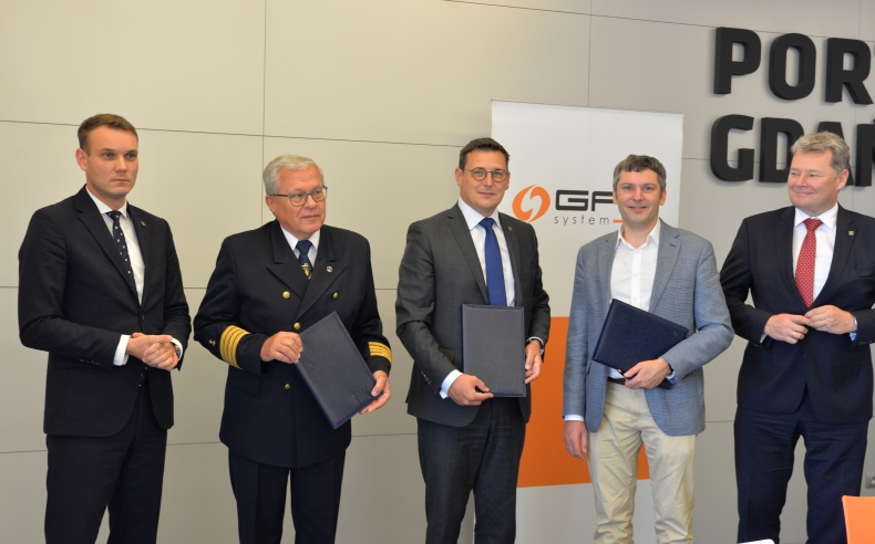 Pływający  terminal  FSRU w Zatoce Gdańskiej coraz bliżej realizacji - GospodarkaMorska.pl