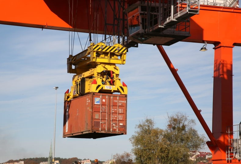 Terminale na portowym zapleczu - GospodarkaMorska.pl