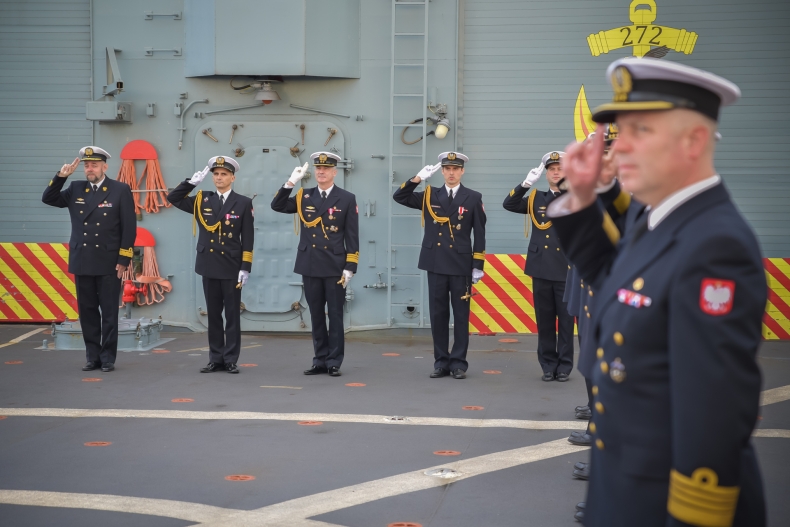 Zmiany kadrowe w Dywizjonie Okrętów Bojowych  - GospodarkaMorska.pl