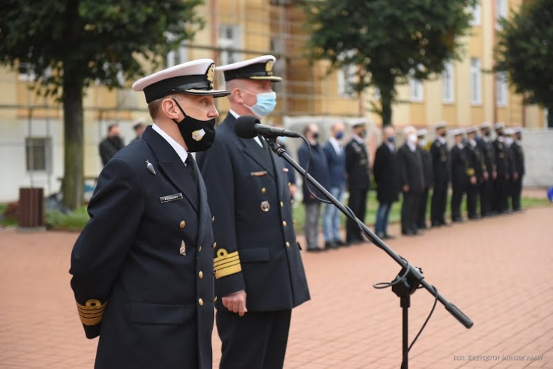 Święto żołnierza rezerwy na AMW - GospodarkaMorska.pl