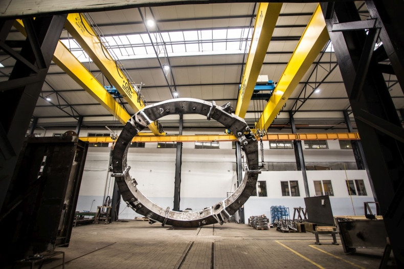 EXPOM S.A. projekt budowy urządzenia osadzania na dnie morskim monopali do offshorowych farm wiatrowych - GospodarkaMorska.pl