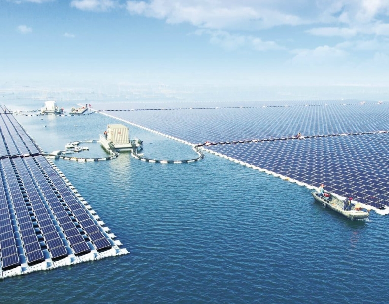 JA Solar dostarcza moduły dla pierwszych pływających elektrowni fotowoltaicznych w Hiszpanii i Malezji - GospodarkaMorska.pl