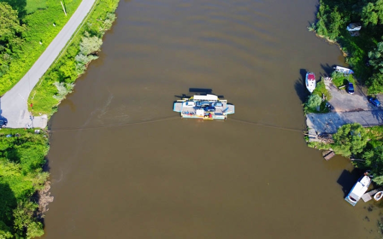 Wstrzymano kursowanie promu "Drogowiec" na Wiśle - GospodarkaMorska.pl