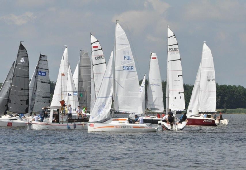 Wystartował konkurs o Nagrodę Polskiego Związku Żeglarskiego Błękitny Spinaker - GospodarkaMorska.pl