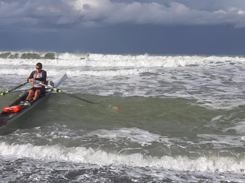Maciej Zawojski debiutuje w wioślarstwie morskim - GospodarkaMorska.pl