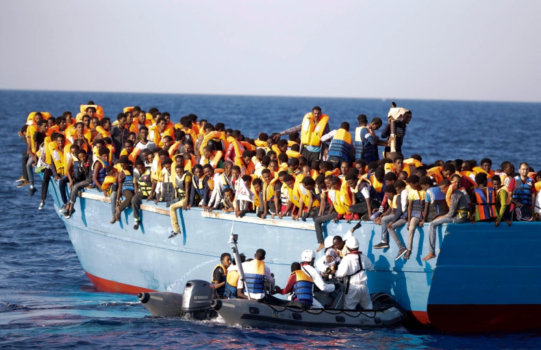 Frontex wszczyna dochodzenie ws. odpychania łodzi z migrantami z wód europejskich - GospodarkaMorska.pl
