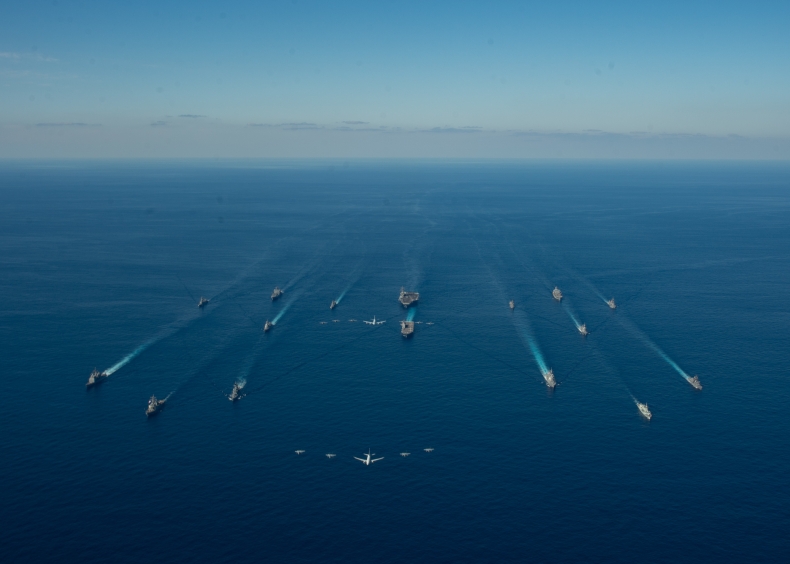 Wielkie manewry marynarki wojennej USA, Kanady i Japonii na Morzu Filipińskim [wideo] - GospodarkaMorska.pl