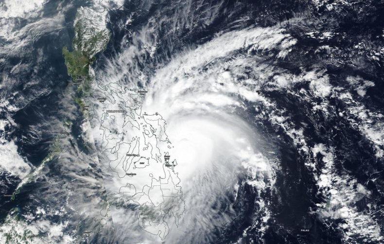 Filipiny: Najsilniejszy w tym roku tajfun uderzył w wybrzeże zabijając co najmniej 10 osób - GospodarkaMorska.pl