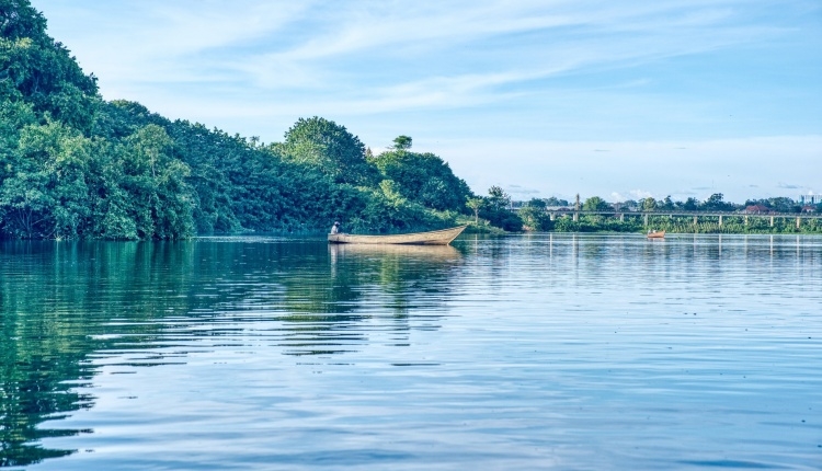 18 osób, w tym 15 dziewczynek, utonęło wskutek wywrócenia się łodzi - GospodarkaMorska.pl