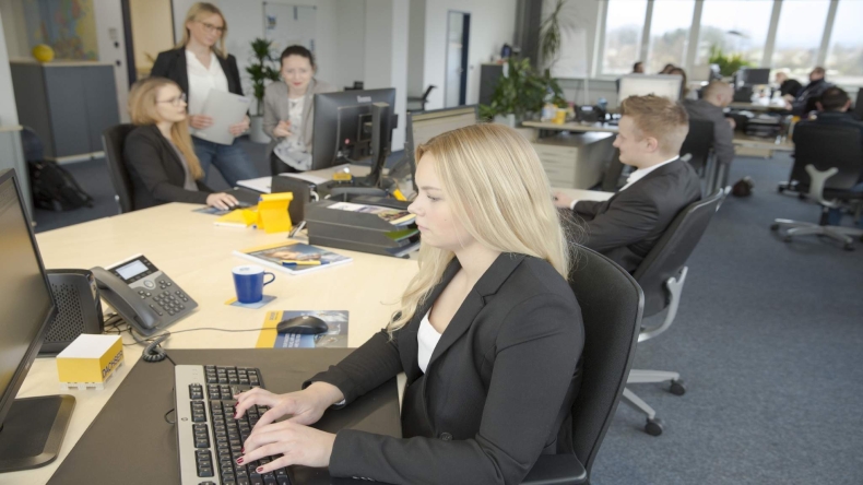 Wystartowała X edycja Programu Stażowego DACHSER Polska - GospodarkaMorska.pl