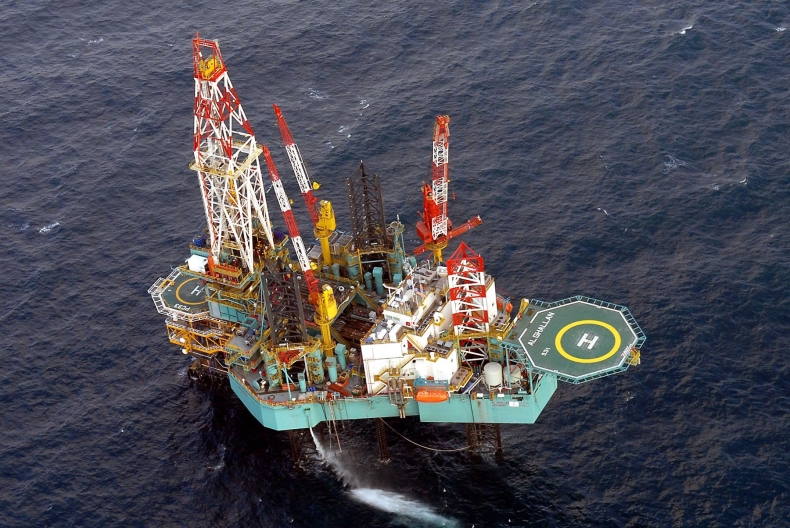 Abu Zabi ogłosiło odkrycie złoża kryjącego 24 mld baryłek ropy naftowej - GospodarkaMorska.pl