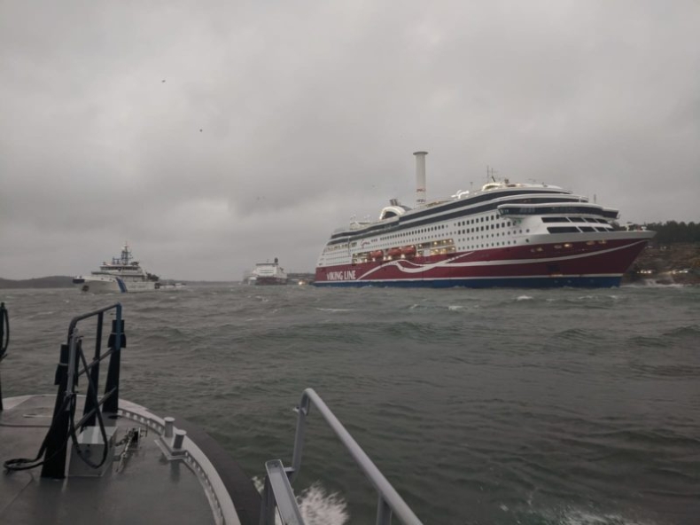 Prom Viking Grace osiadł na mieliźnie w pobliżu Wysp Alandzkich - GospodarkaMorska.pl
