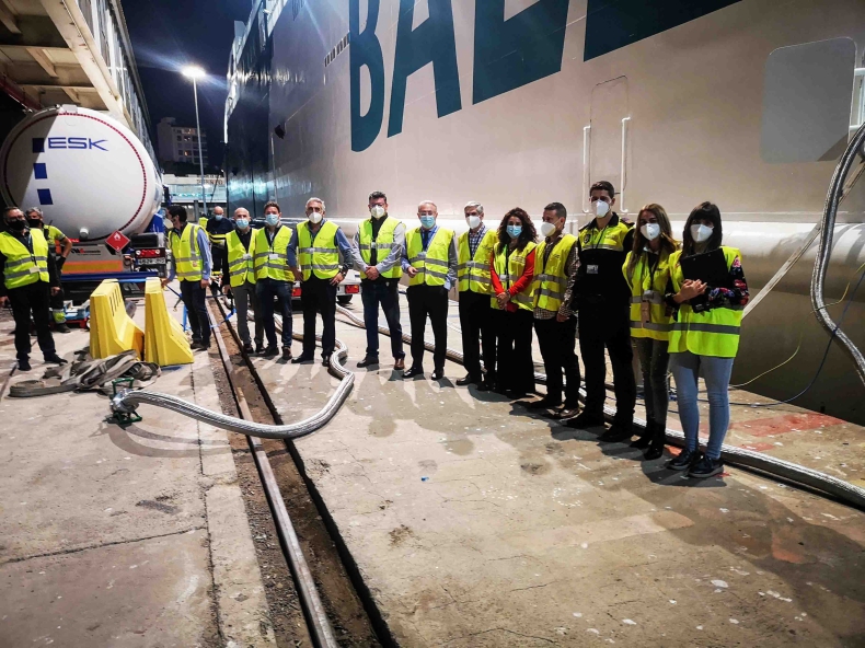 Baleària zakończyła pierwsze bunkrowanie LNG w Porcie Almeria - GospodarkaMorska.pl