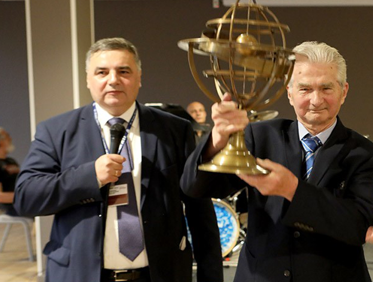 Jubileusz 90. urodzin prof. dr inż. kpt.ż.w. Mirosława Jurdzińskiego  - GospodarkaMorska.pl