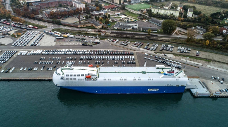 Port Gdańsk liderem przeładunków samochodów osobowych w regionie [foto, wideo] - GospodarkaMorska.pl
