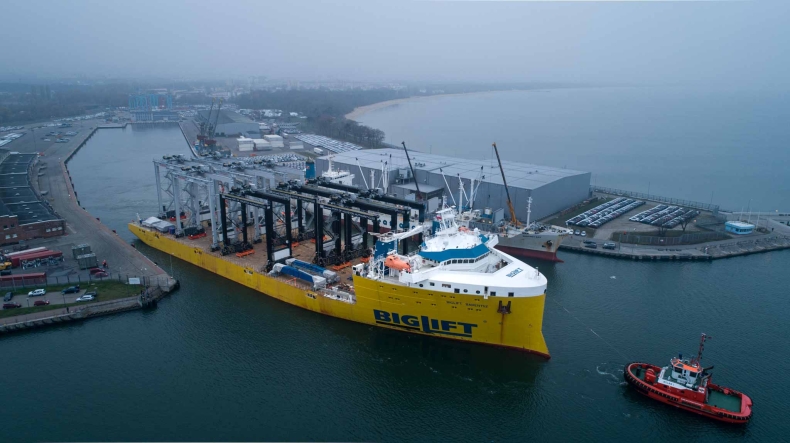 Największy załadunek suwnic w historii El Professional (foto, wideo) - GospodarkaMorska.pl