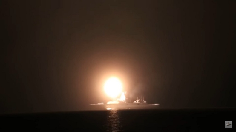 Hipersoniczny pocisk Cyrkon odpalony z fregaty Admirał Gorszkow [WIDEO] - GospodarkaMorska.pl
