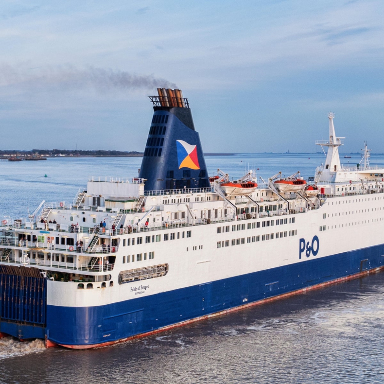 P&O Ferries za darmo przetransportuje szczepionki przeciw COVID-19 do Wielkiej Brytanii - GospodarkaMorska.pl