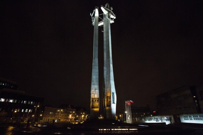 39. rocznica wprowadzenia stanu wojennego w Polsce. Pamietajmy o ofiarach - GospodarkaMorska.pl