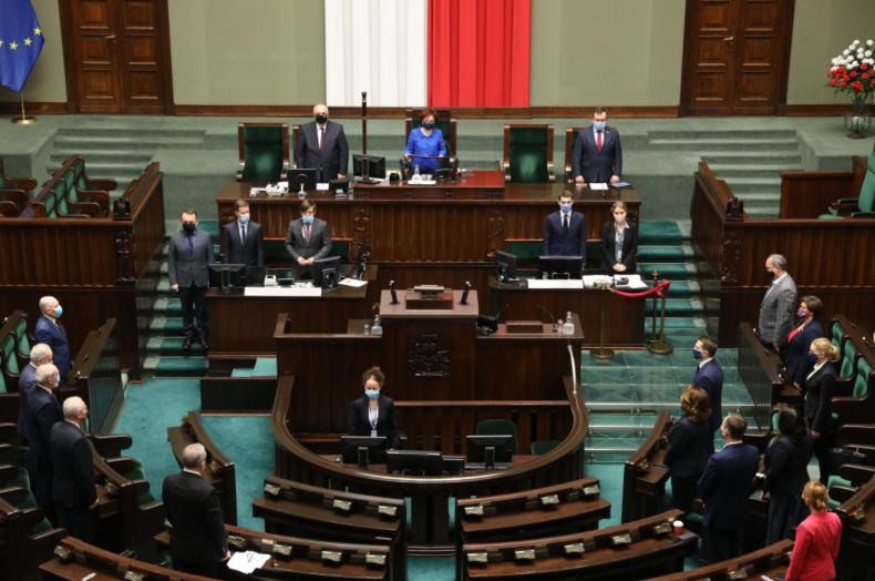 Sejm uczcił 50. rocznicę Grudnia '70  - GospodarkaMorska.pl