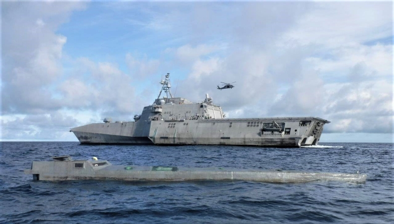 Amerykański okręt zatrzymał statek przemycający kokainę wartą ponad 100 milionów dolarów - GospodarkaMorska.pl