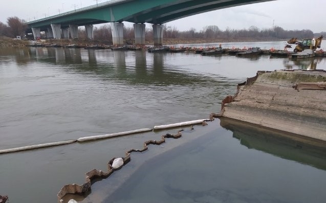 Wojsko zdemontowało most pontonowy na Wiśle - GospodarkaMorska.pl