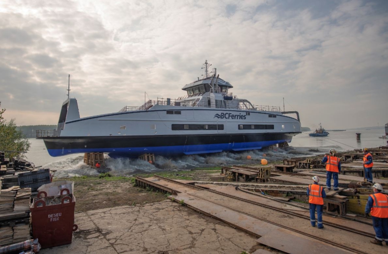 Zwodowano czwarty hybrydowy prom dla BC Ferries - GospodarkaMorska.pl
